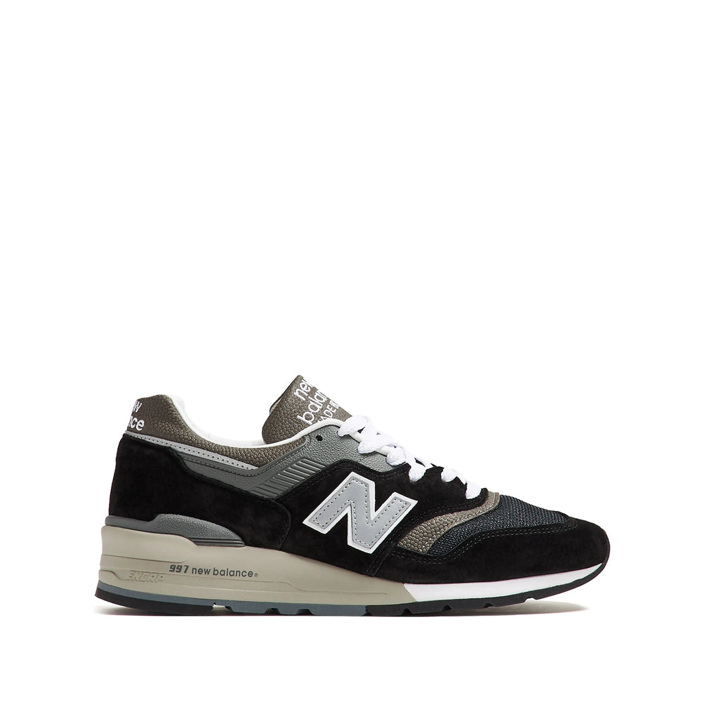 New Balance Sneakers - Black | Wanan Luxury