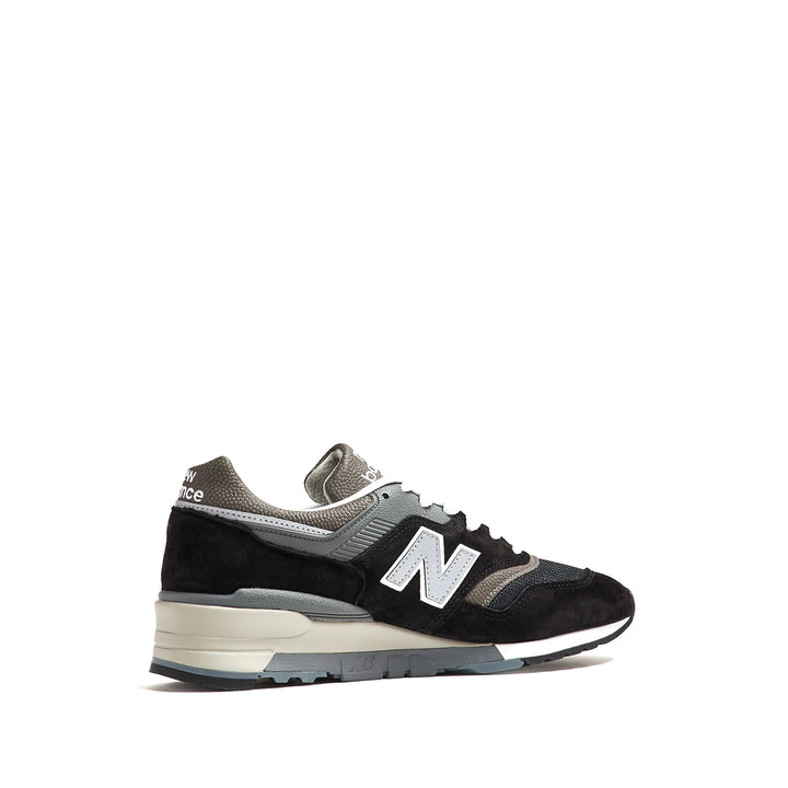 New Balance Sneakers - Black | Wanan Luxury