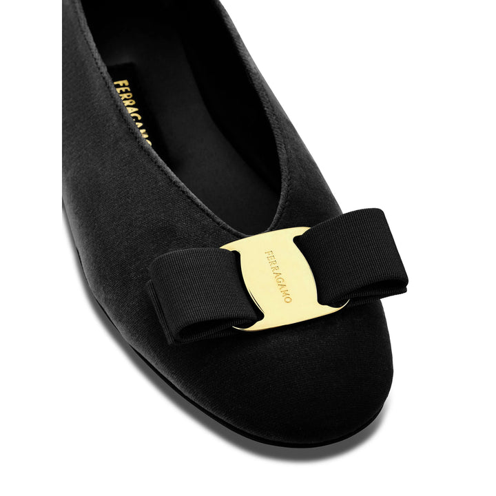 Ferragamo Ballet Flats - Black | Wanan Luxury